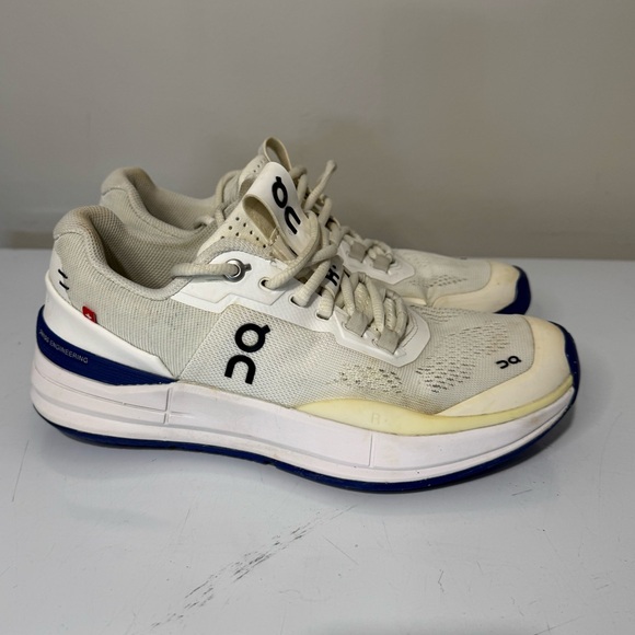 On Running THE ROGER Pro - Picture 4 of 7